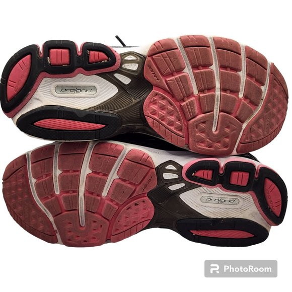 Women's Saucony Athletic Sneakers Guide 5 Size 6.5 Grey Pink Black Lace Close - Picture 4 of 7